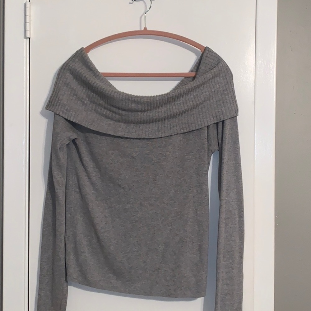 Off the shoulder long sleeve top